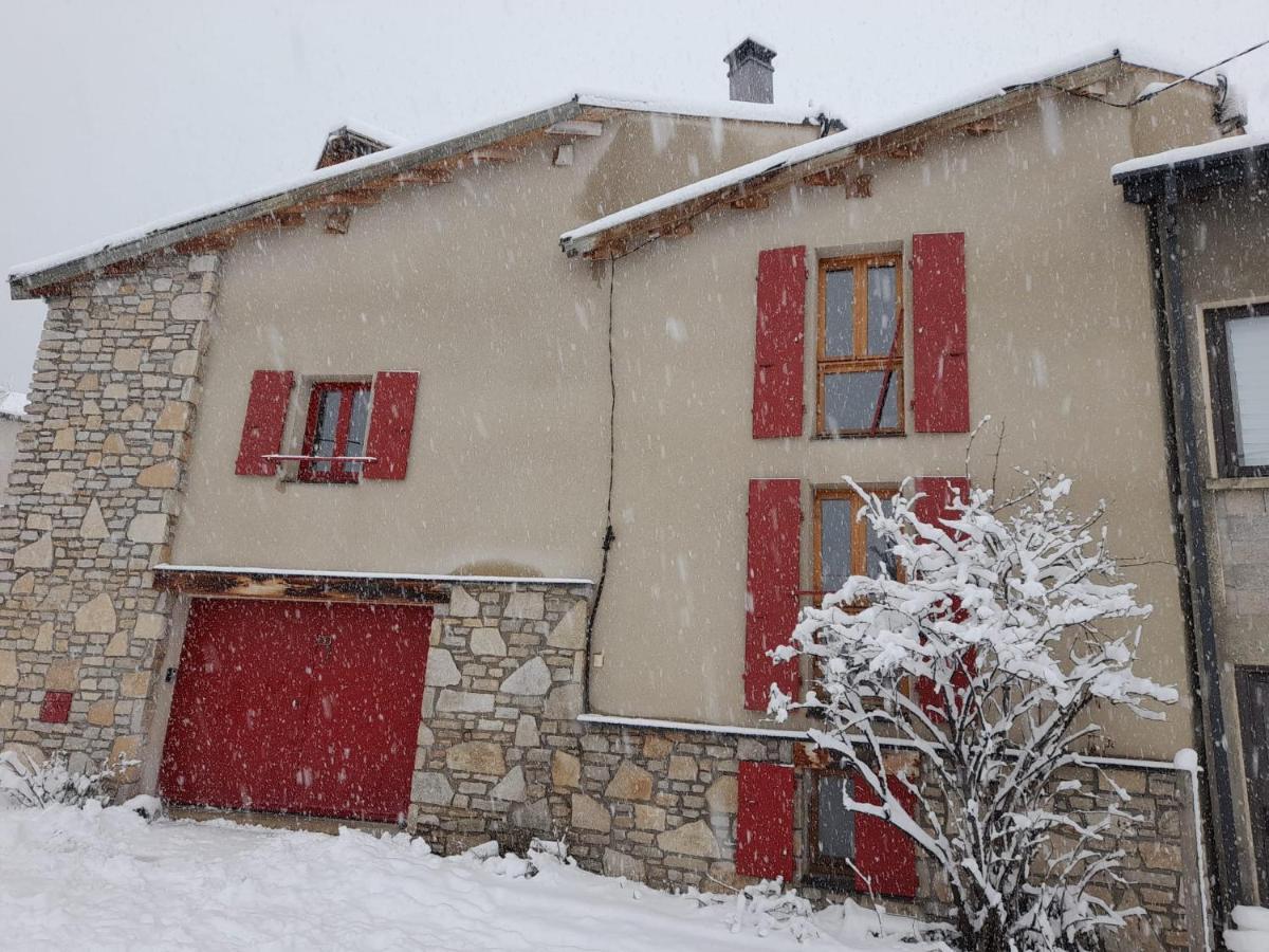 Maison De Montagne Dans Charmant Village Du Capcir Fontrabiouse Dış mekan fotoğraf